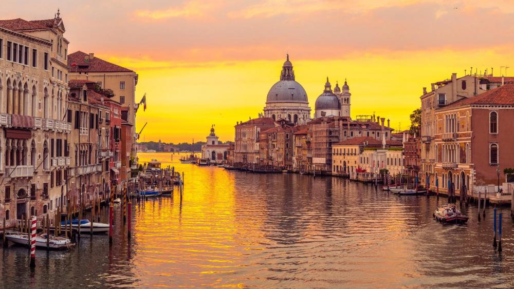 Grand Canal in the sunset (Venice, Italy) wallpaper