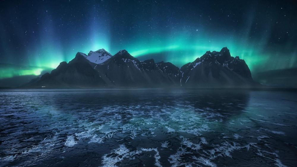 Icelandic Aurora Borealis wallpaper