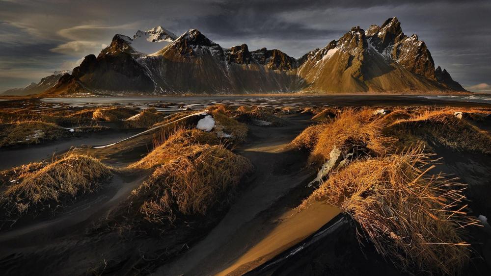 Vestrahorn Mountains from Stokksnes (Vatnajokull National Park, Iceland) wallpaper