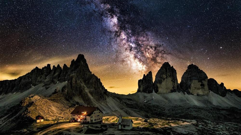 Tre Cime di Lavaredo under the Milky Way wallpaper