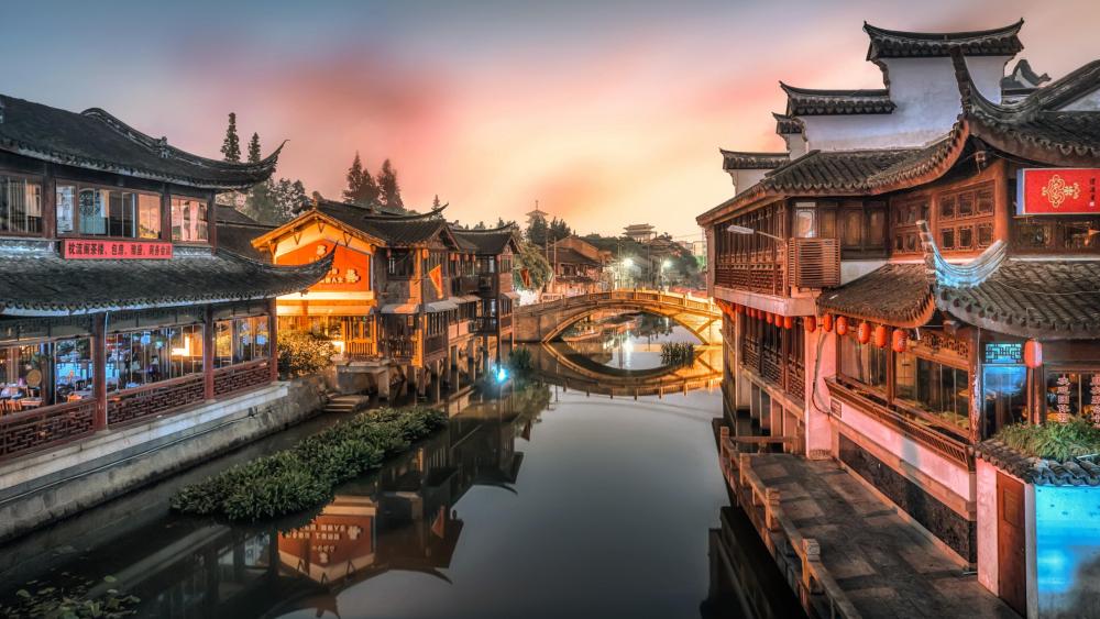 The night of the ancient town wallpaper