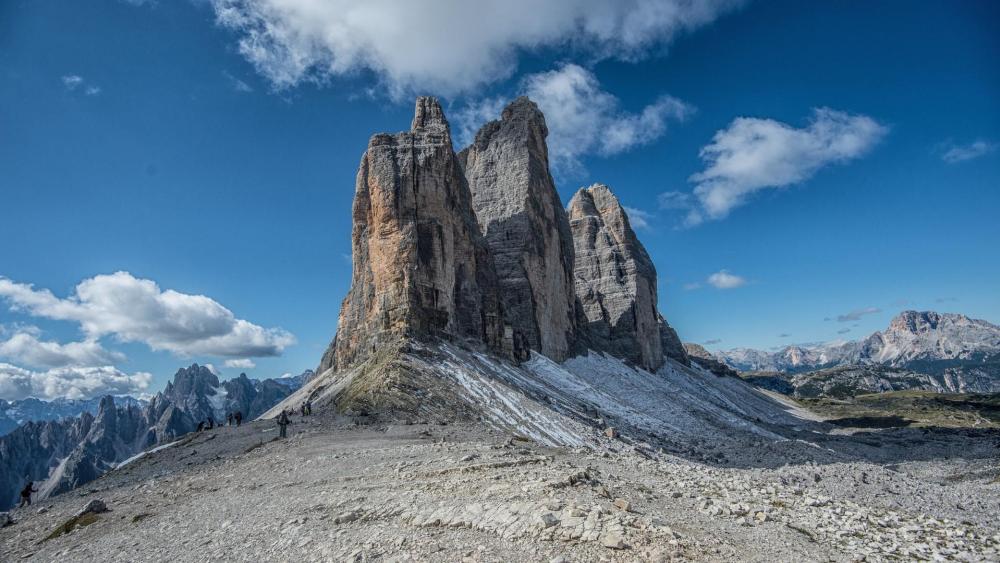 Tre Cime di Lavaredo (Dolomites) - backiee