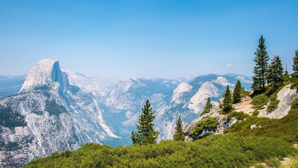Glacier Point view of Yosemite Valley and Half Dome wallpaper