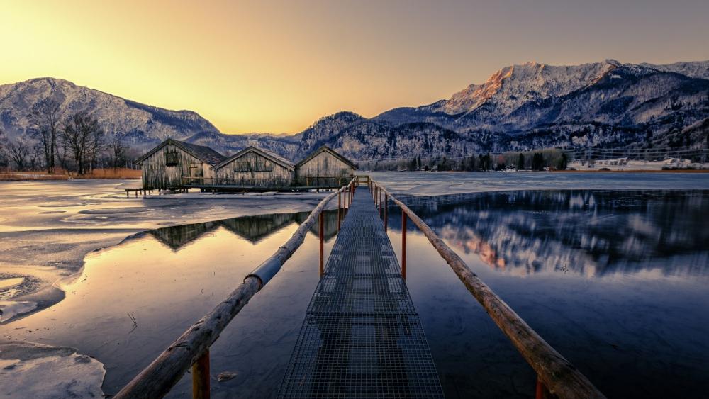 Long pier with boathouses (Bavaria) wallpaper