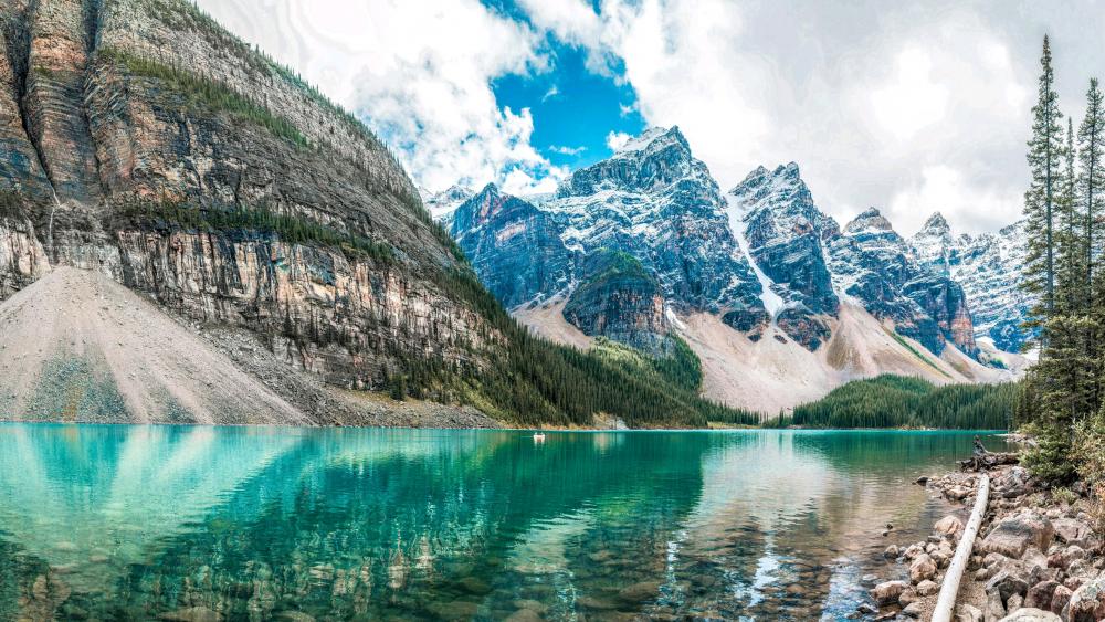 Moraine Lake at the Valley of the Ten Peaks, Banff National Park wallpaper