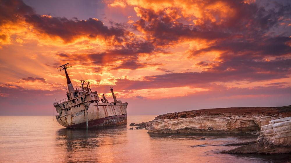 The abandoned Edro III Shipwreck (Cyprus) wallpaper