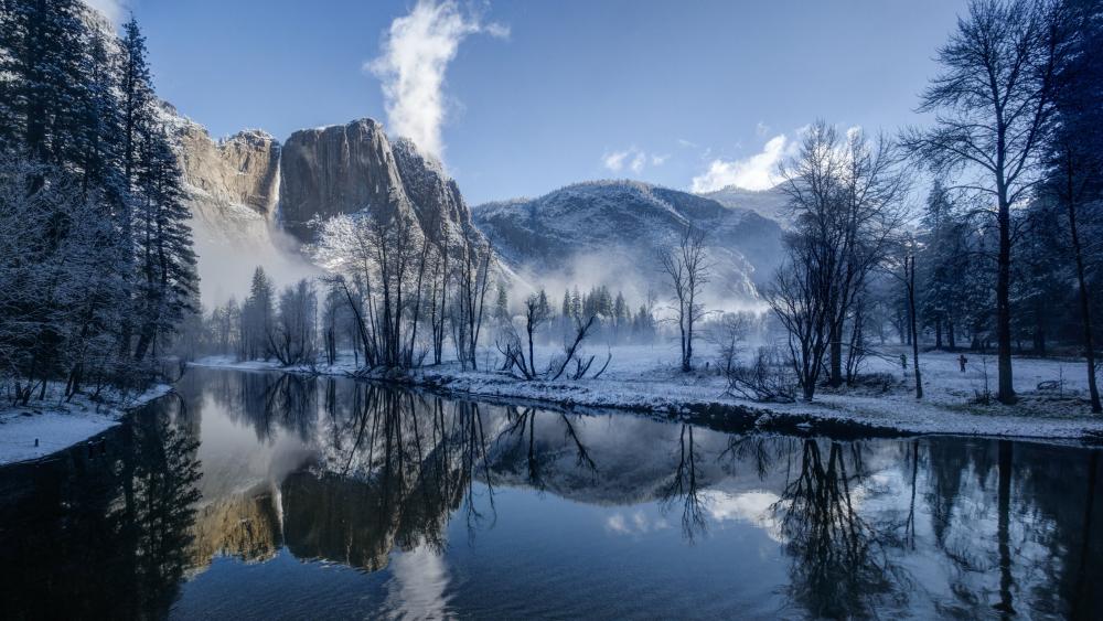 Merced River in Yosemite Valley (Yosemite National Park, CA) wallpaper