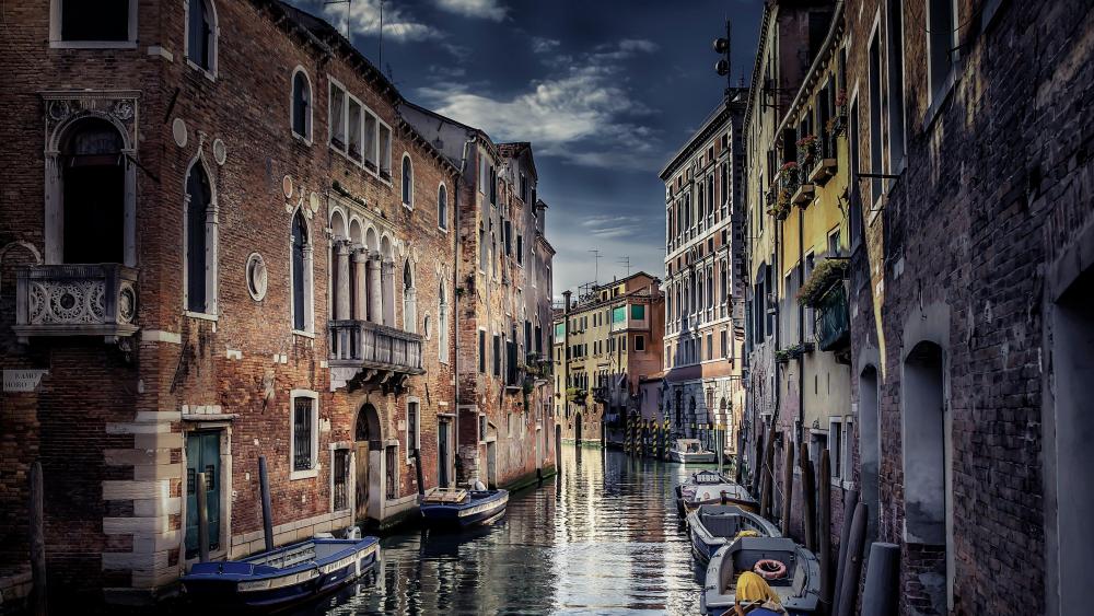 Venice canal wallpaper