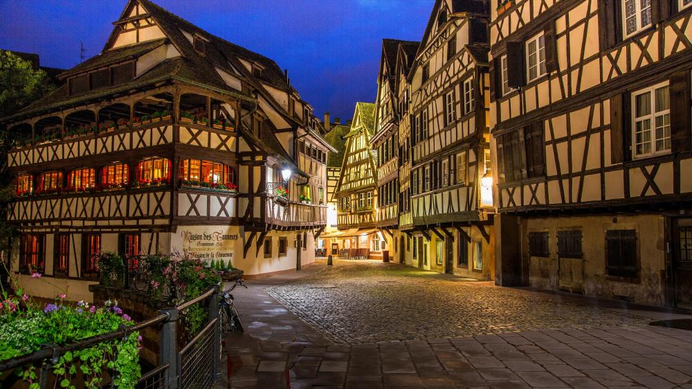 Tanners House at night (Strasbourg) wallpaper