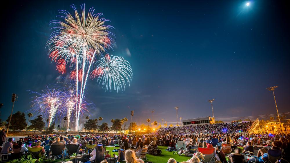 Fireworks in Santa Barbara wallpaper - backiee