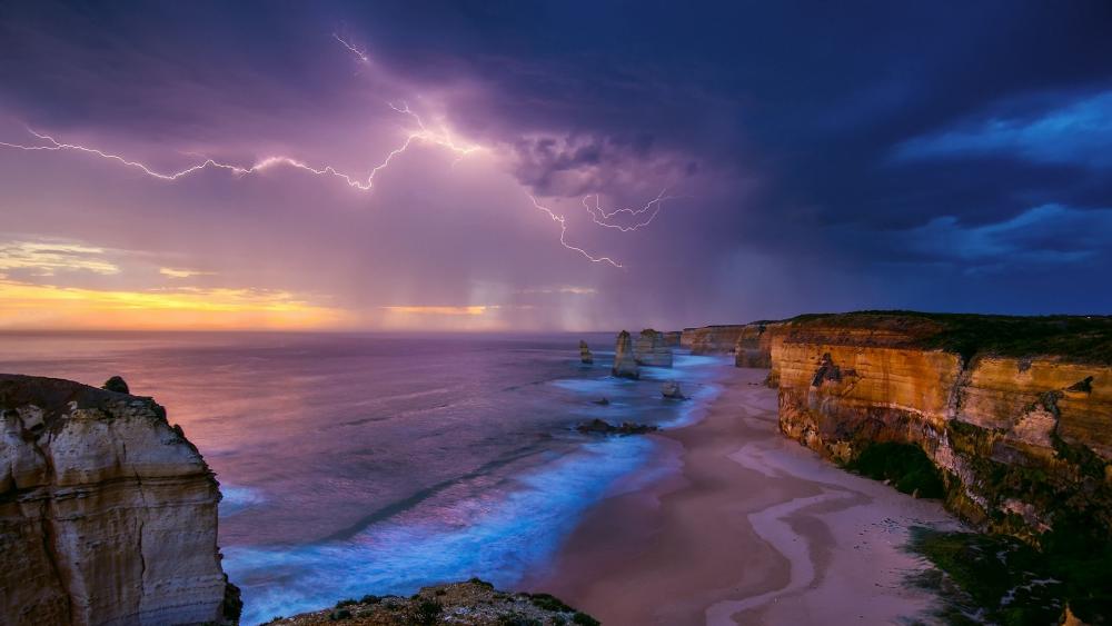 Lightning above the The Twelve Apostles (Australia) wallpaper