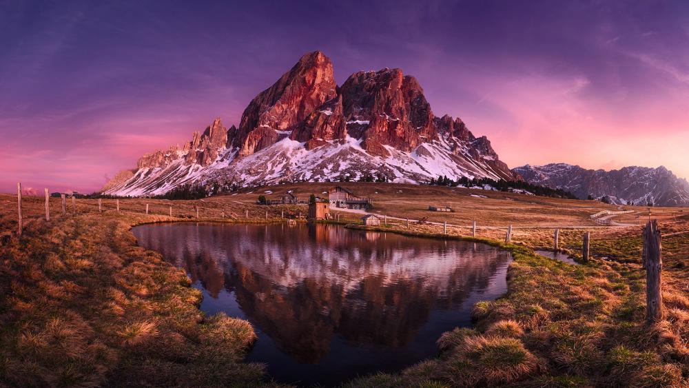 Wackerer lake reflected the Peitlerkofel (Dolomites) wallpaper