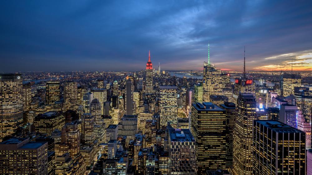 Midtown Manhattan skyline at dusk wallpaper