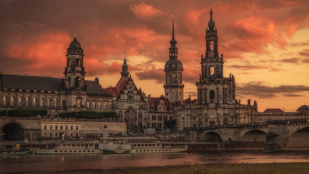 Dresden Cathedral wallpaper