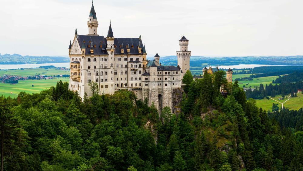 Neuschwanstein Castle in Germany wallpaper