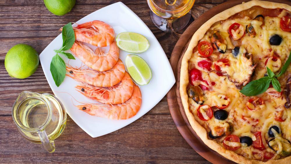 Pizza with shrimp scampi wallpaper