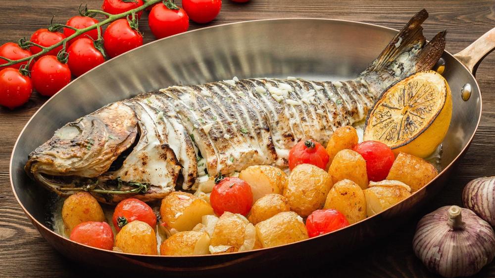Fish with potato and tomato wallpaper