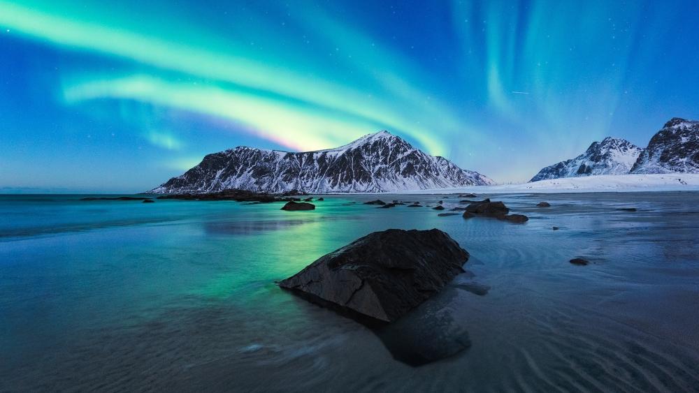 Polar lights in Lofoten wallpaper