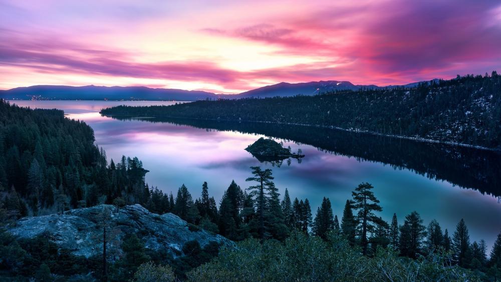 Fannette Island (Emerald Bay State Park) wallpaper - backiee