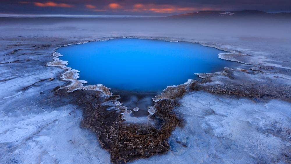 Blue geothermal pool near the Hveravellir hot spring wallpaper
