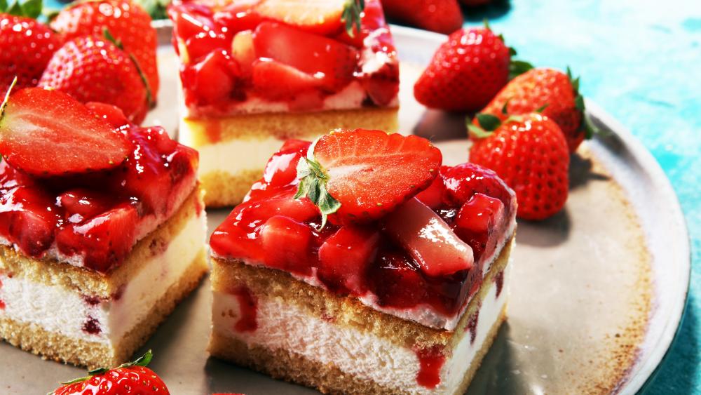 Strawberry cake wallpaper