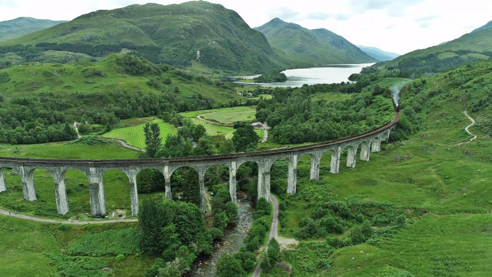 Glenfinnan Viaduct, Scotland wallpaper