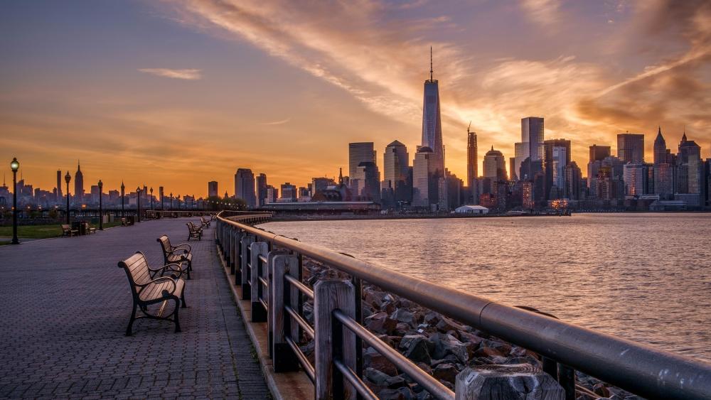 Manhattan from the bank of the Hudson River wallpaper
