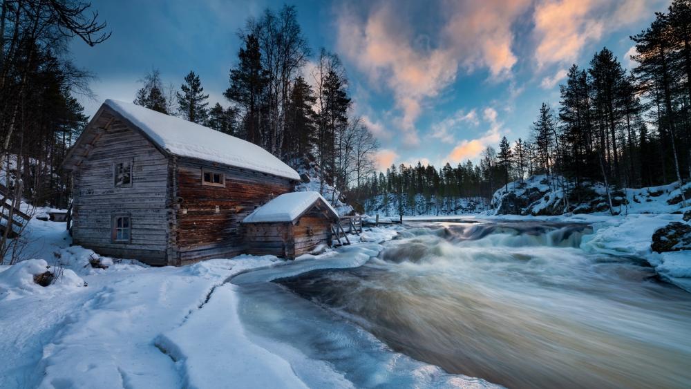 Log Cabin in the Oulanka National Park (Finland) wallpaper
