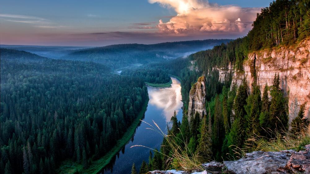 Ural River in the mountains wallpaper