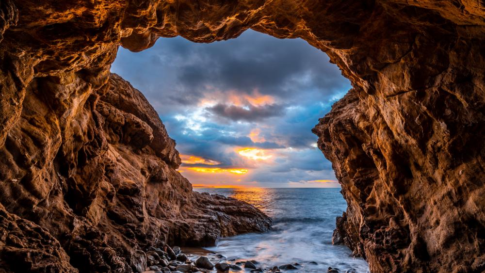 El Matador State Beach sea cave wallpaper
