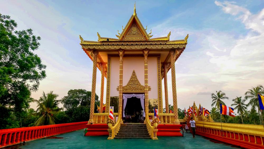 Cambodian Buddhist Centre - Sri Lanka wallpaper