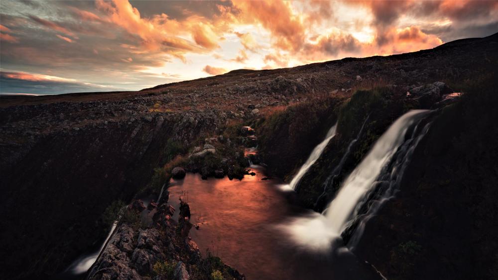 Waterfall in Norway wallpaper