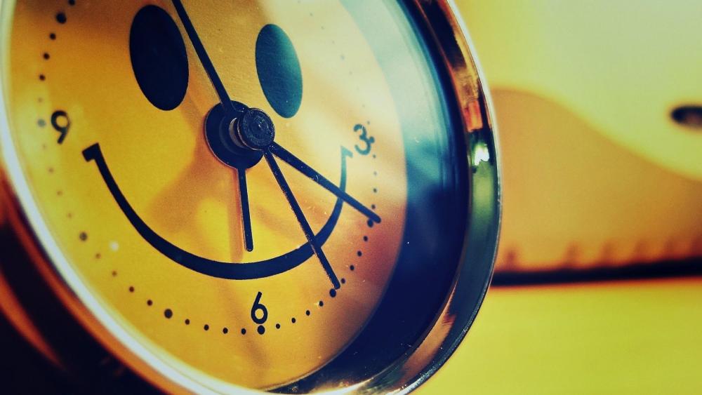 Smiley clock wallpaper