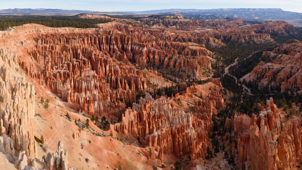 View of Bryce Canyon from Inspiration Point wallpaper