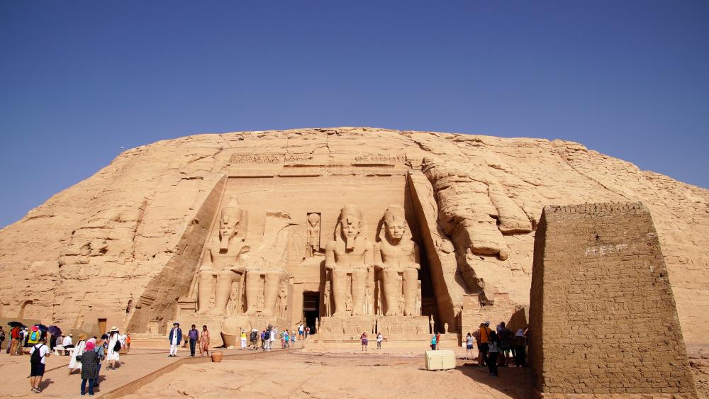 Abu Simbel - backiee