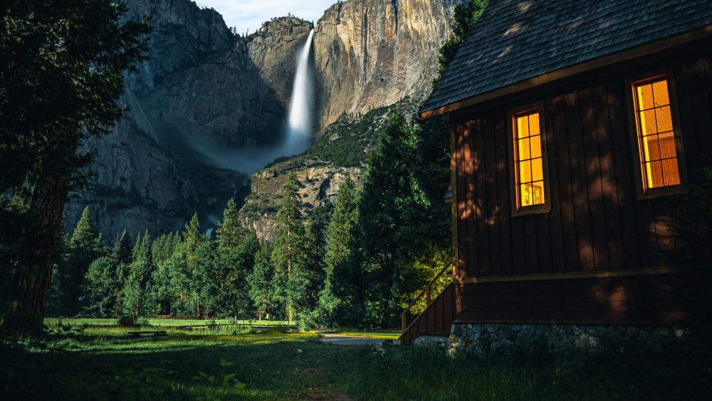 Yosemite Falls wallpaper
