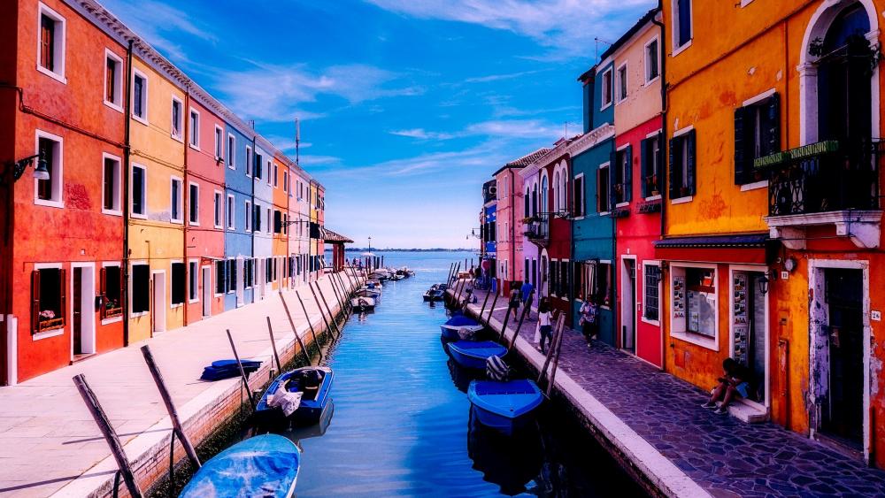 Colorful houses in Venice wallpaper
