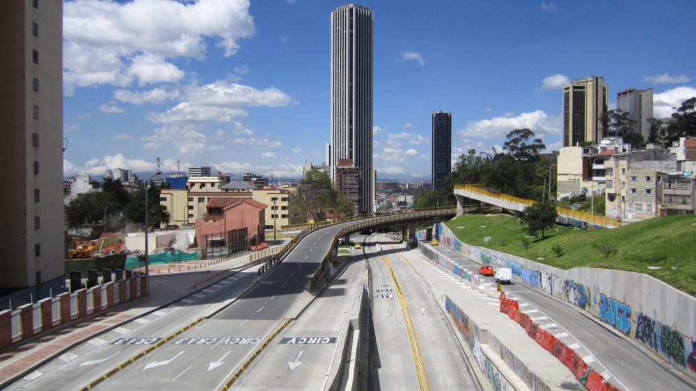 Freeway in Bogotá wallpaper