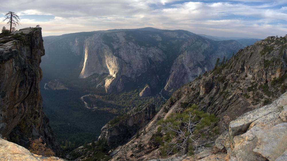 Taft Point, Yosemite National Park wallpaper