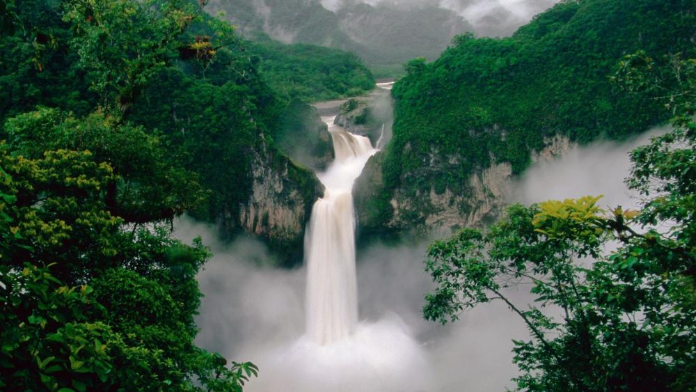 San Rafael Waterfall, Cayambe Coca National Park wallpaper