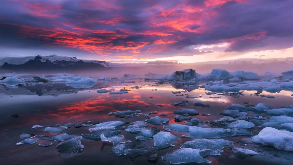 Cloudy Iceland wallpaper