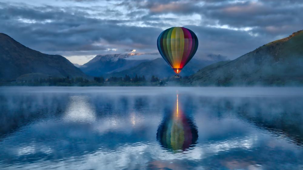 Hot air ballooning over the Lake Hayes wallpaper