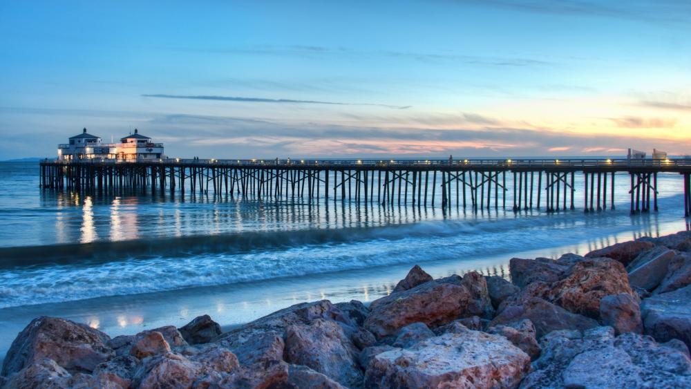 Malibu Pier in blue hour wallpaper