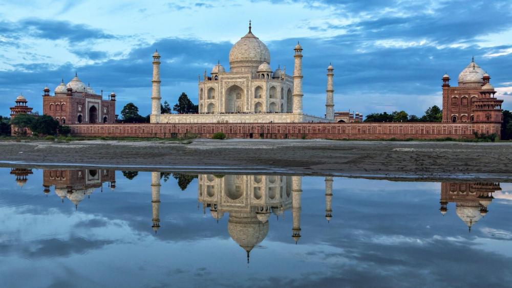 Taj Mahal of India wallpaper