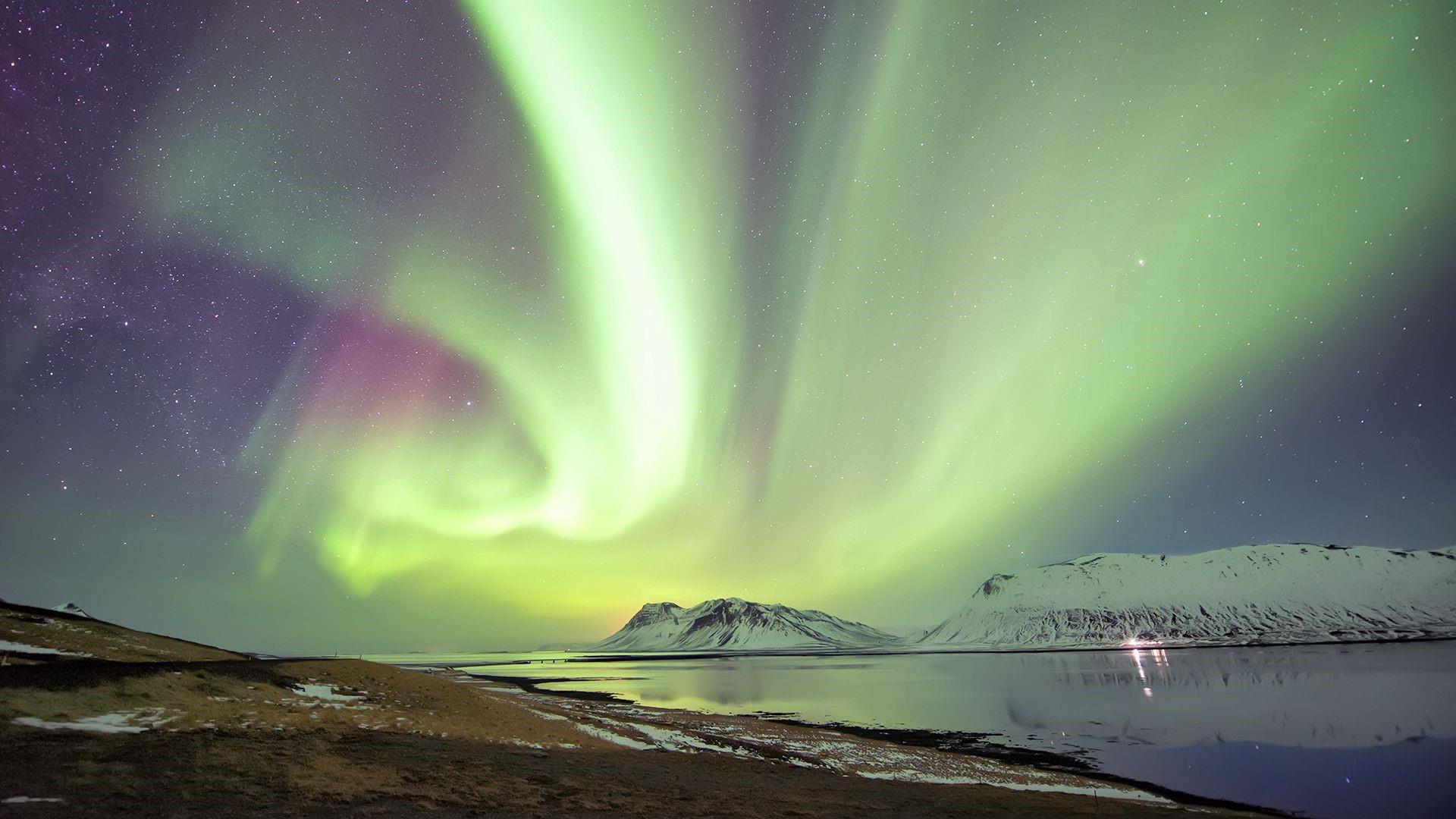 Aurora Borealis - Snaefellsnes, Iceland - backiee