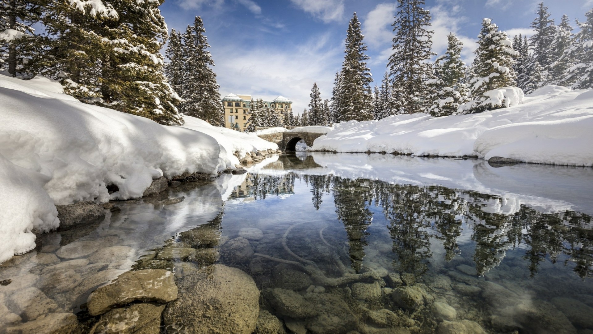 Fairmont Chateau Lake Louise in winter at Banff National Park - backiee