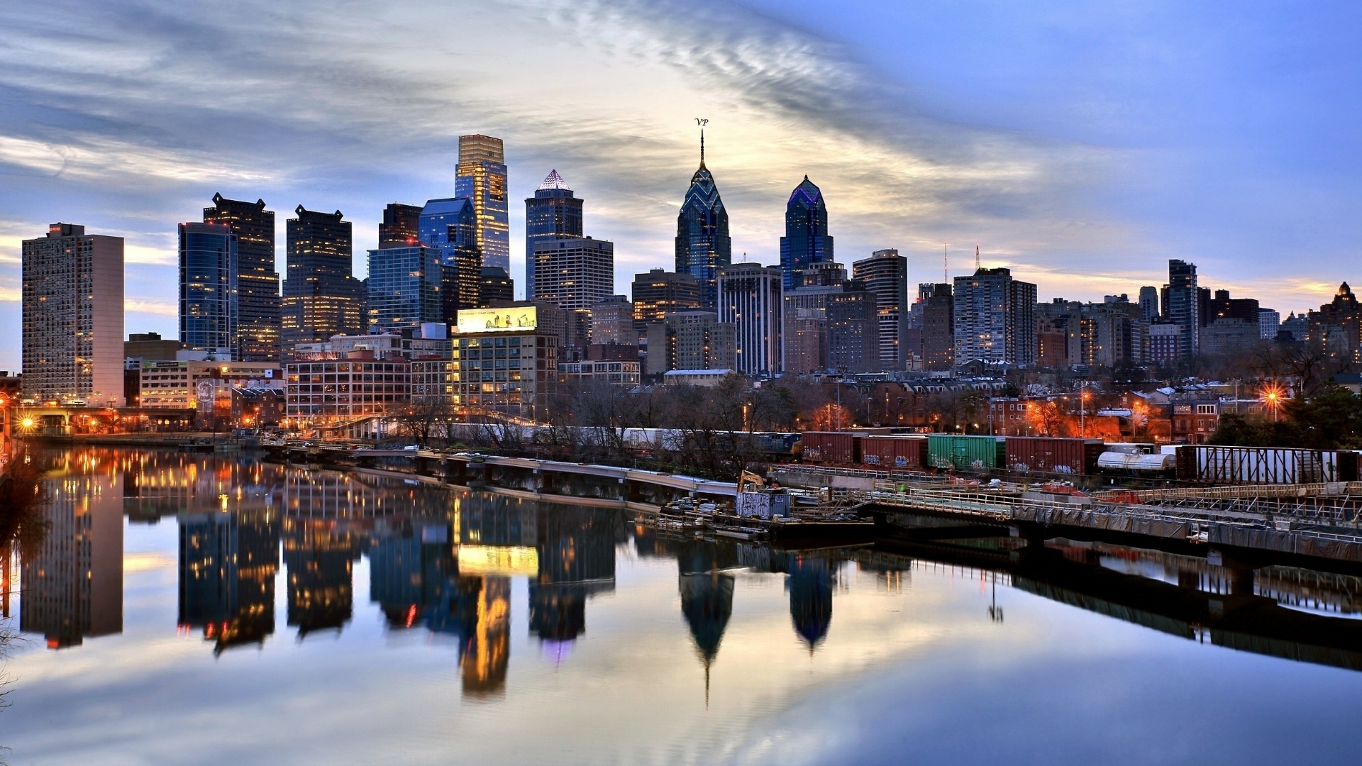 Philadelphia Skyline Reflection HD Wallpaper - backiee