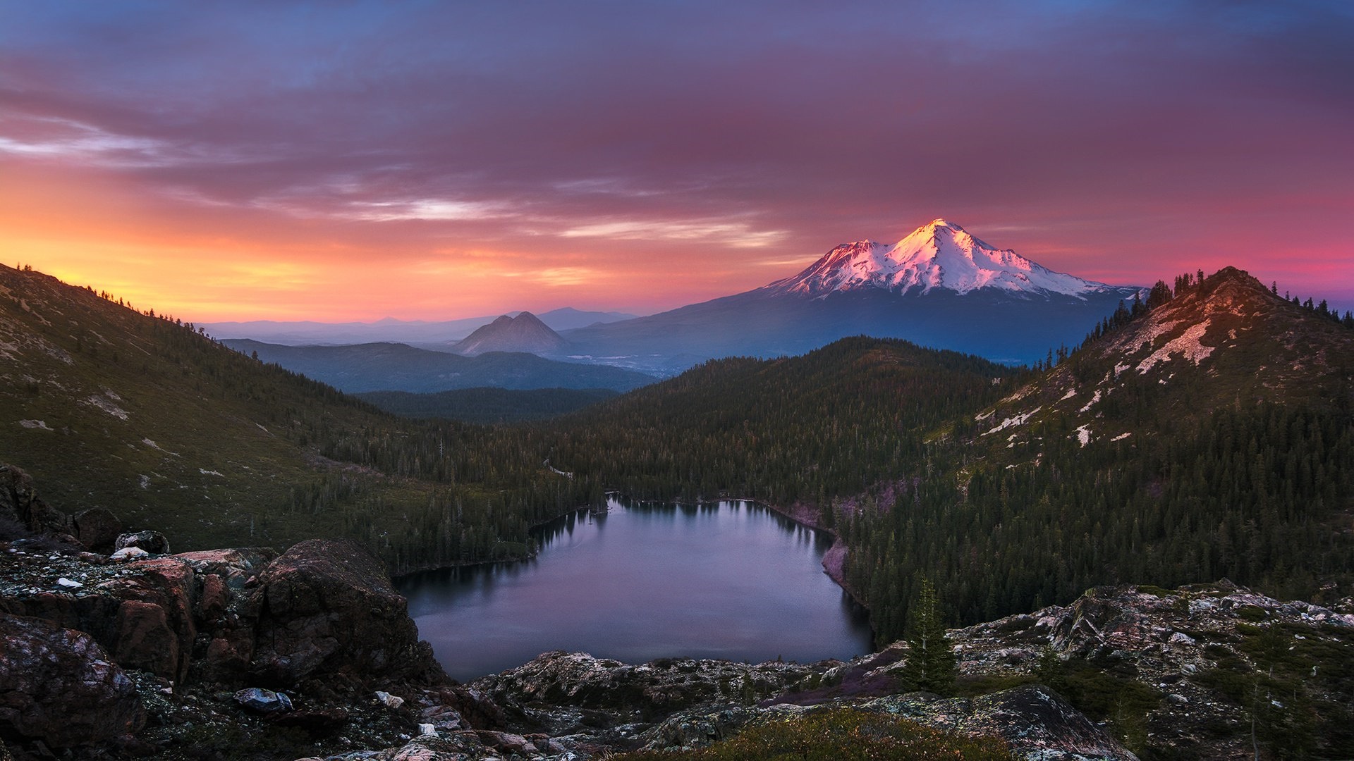 Mount Shasta, Castle Lake - backiee