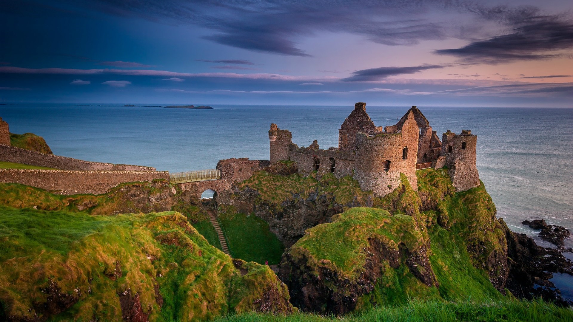 Dunluce, Dunluce Castle - backiee