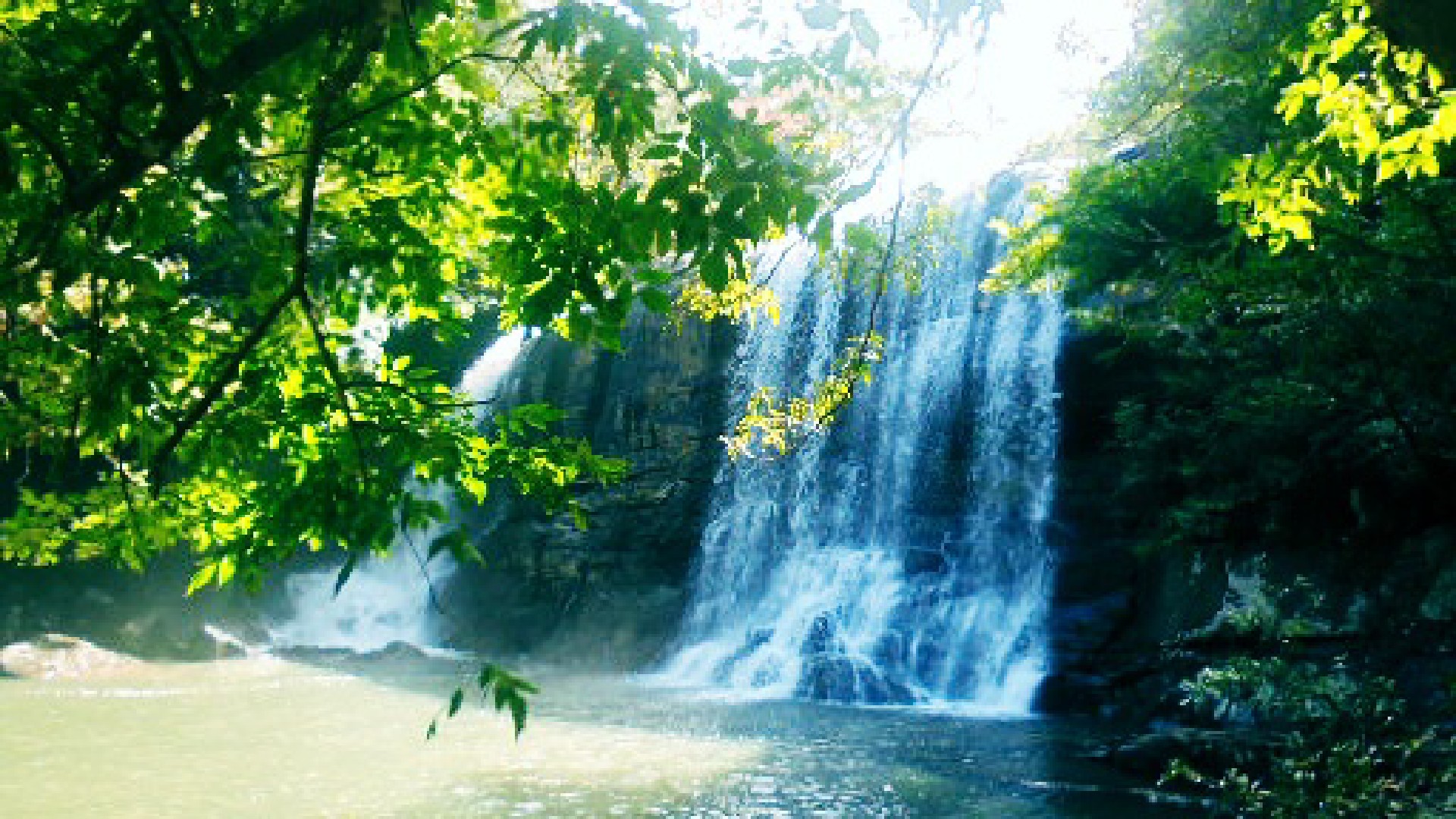 Beautiful waterfall in Sri Lanka wallpaper - backiee